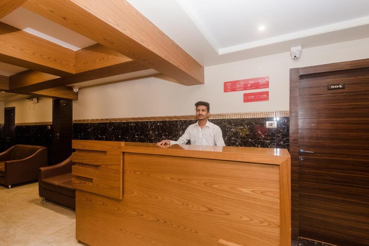 Vaccinated Staff - Oyo 22055 Dadar Residency 호텔 뭄바이 외부 사진