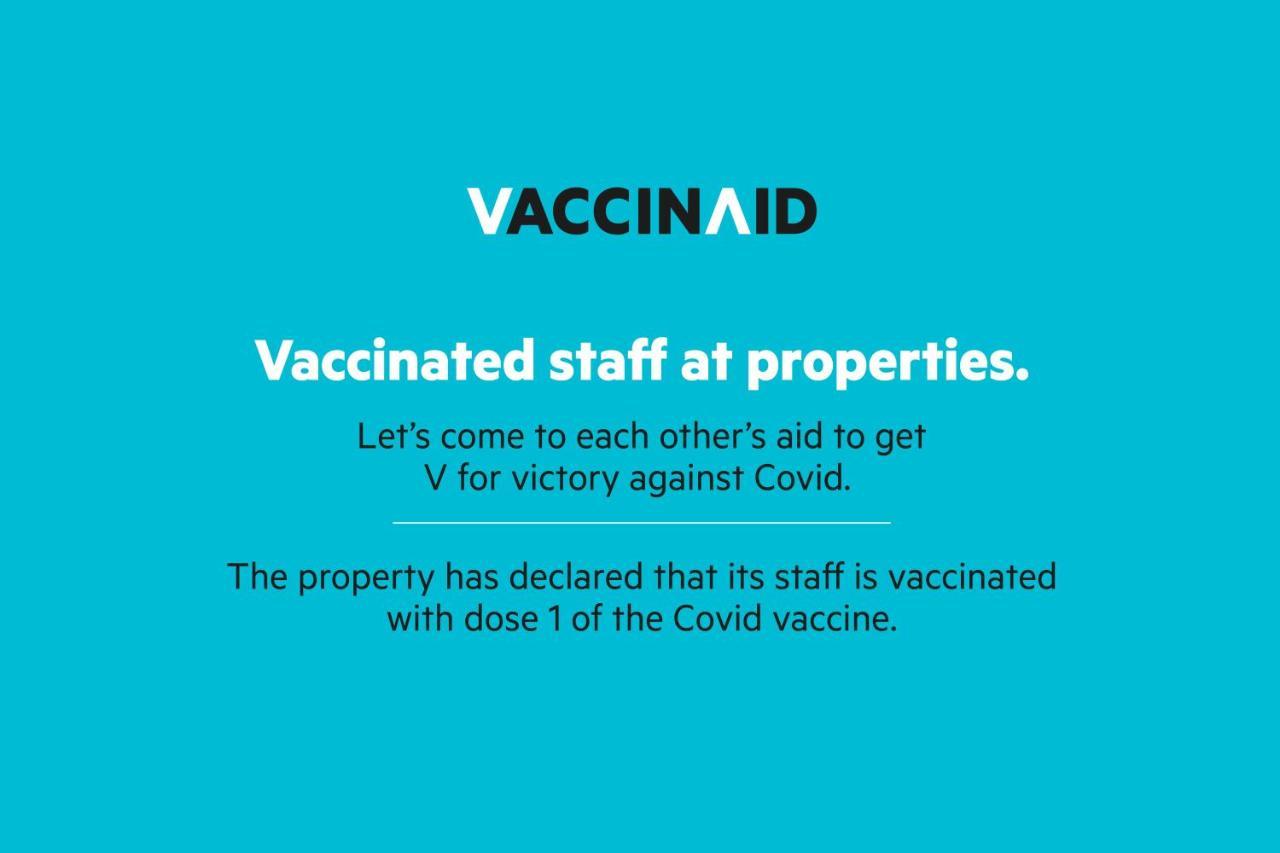 Vaccinated Staff - Oyo 22055 Dadar Residency 호텔 뭄바이 외부 사진